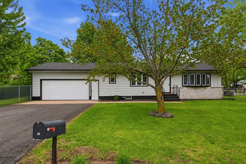 26 4th Ave SE, Saint Joseph, MN 56374