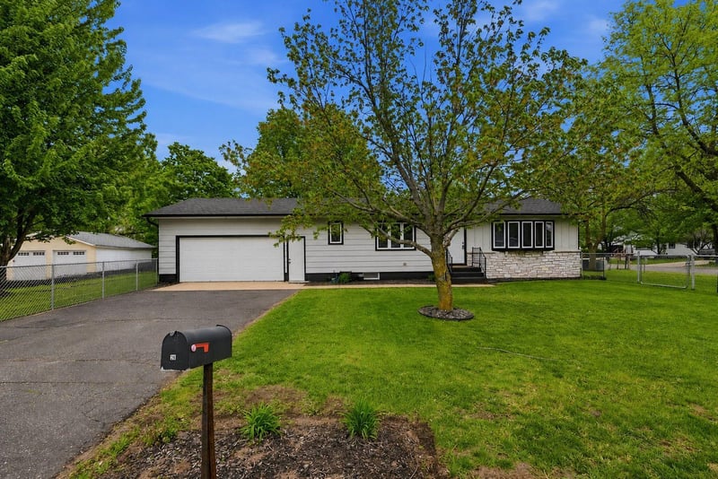 26 4th Ave SE, Saint Joseph, MN 56374