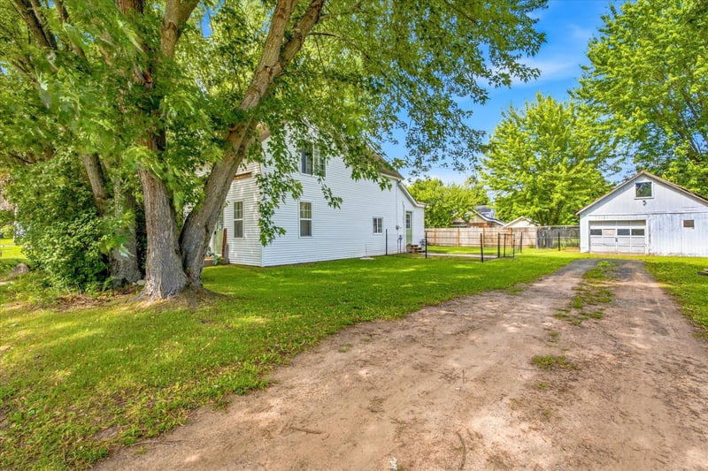 43832 Ginger Ave, Harris, MN 55032