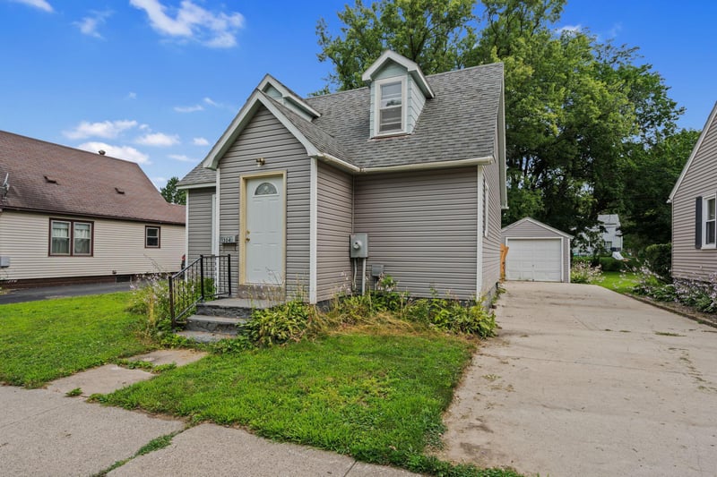 1304 10th Ave NW, Austin, MN 55912