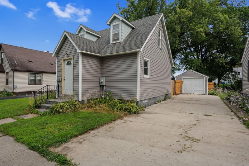1304 10th Ave NW, Austin, MN 55912