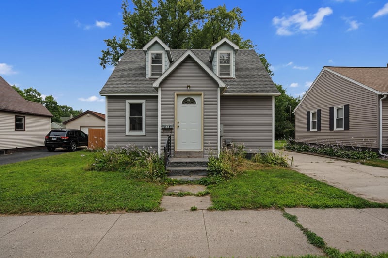 1304 10th Ave NW, Austin, MN 55912