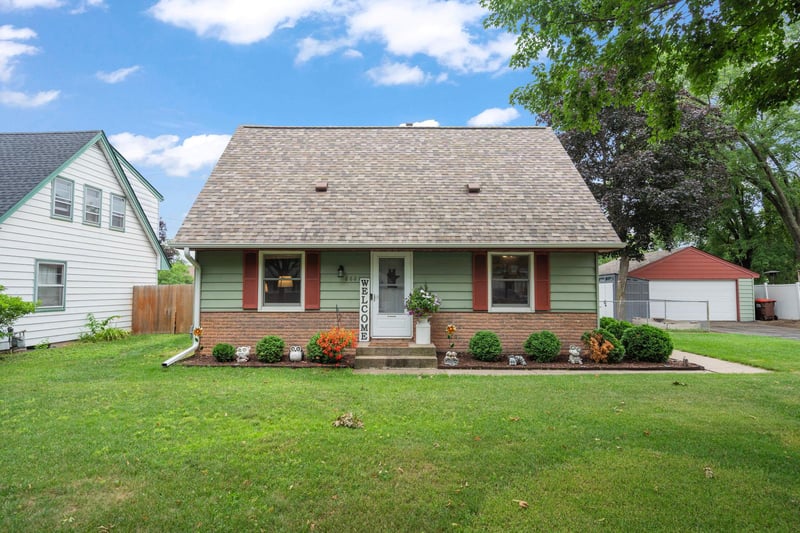 8681 Hale Ave S, Cottage Grove, MN 55016