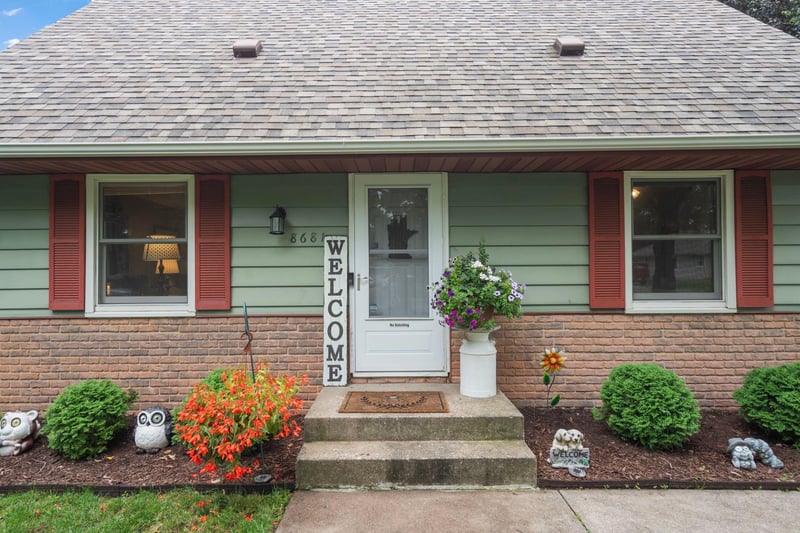 8681 Hale Ave S, Cottage Grove, MN 55016