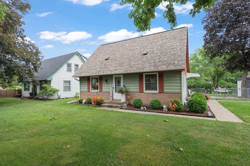 8681 Hale Ave S, Cottage Grove, MN 55016