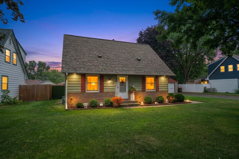 8681 Hale Ave S, Cottage Grove, MN 55016