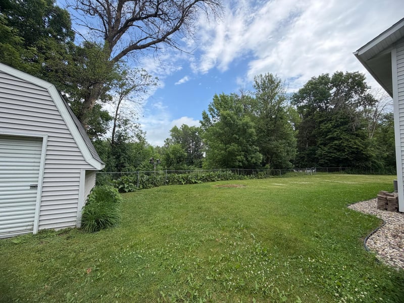 12140 Lake Ln, Lindstrom, MN 55045