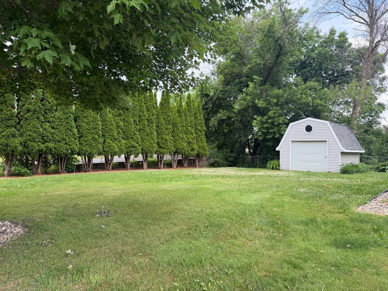 12140 Lake Ln, Lindstrom, MN 55045