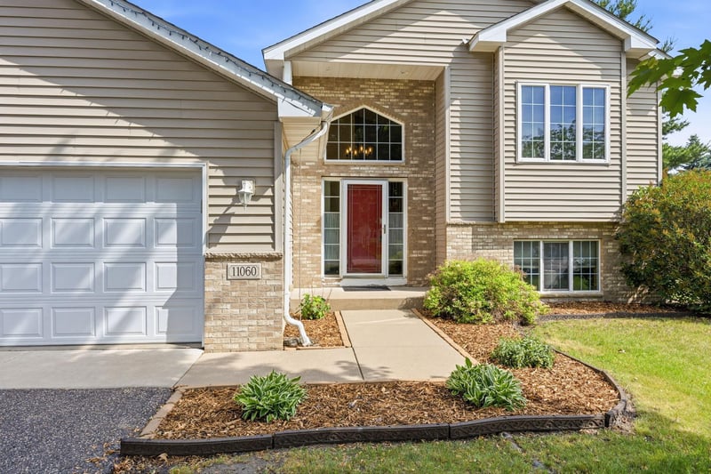 11060 14th St NE, Hanover, MN 55341