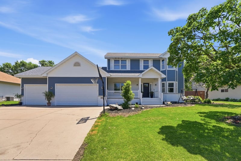 1004 Canterbury Ave NE, Buffalo, MN 55313