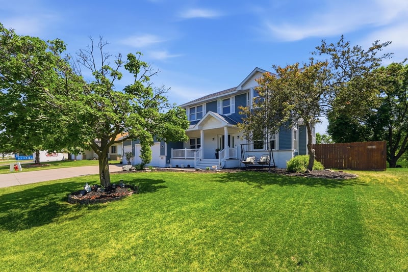 1004 Canterbury Ave NE, Buffalo, MN 55313