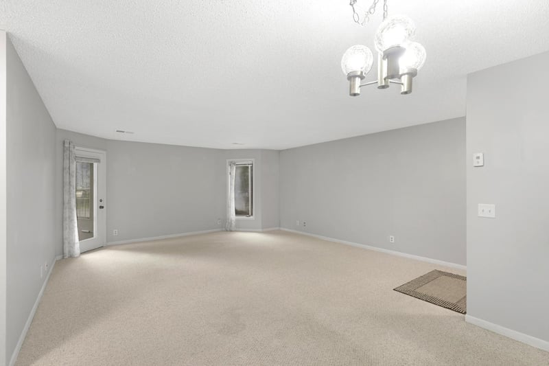 742 County Road F W #B, Shoreview, MN 55126