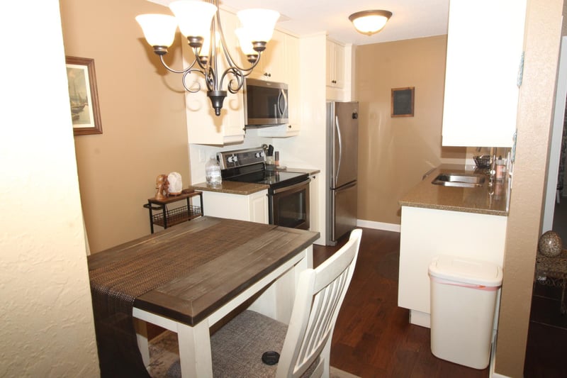 30675 Park St #211, Lindstrom, MN 55045