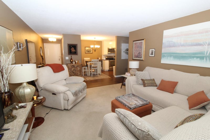 30675 Park St #211, Lindstrom, MN 55045