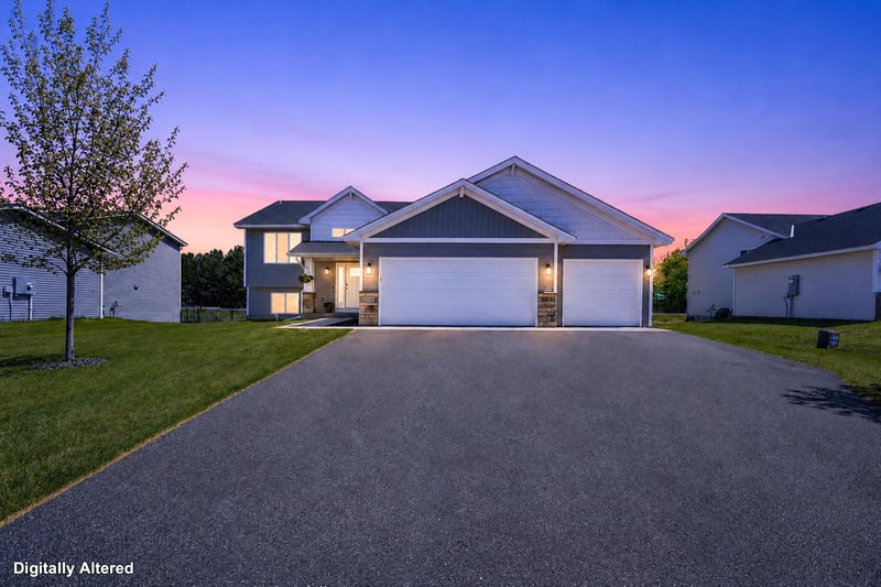 25695 Euclid Ave, Wyoming, MN 55092