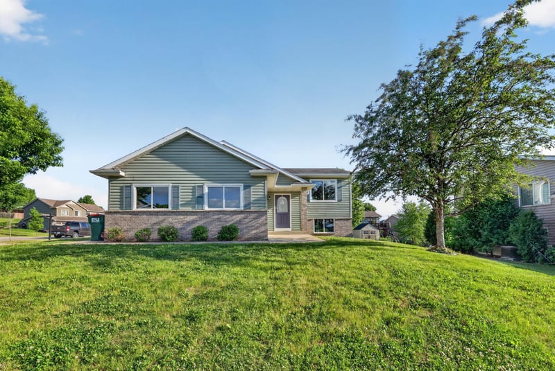 5852 Excalibur Ct NW, Rochester, MN 55901