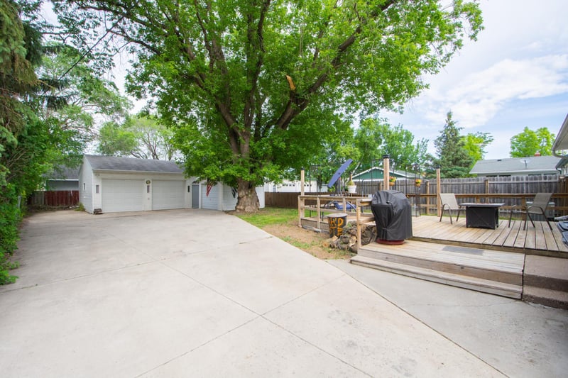 805 13th St N, Moorhead, MN 56560
