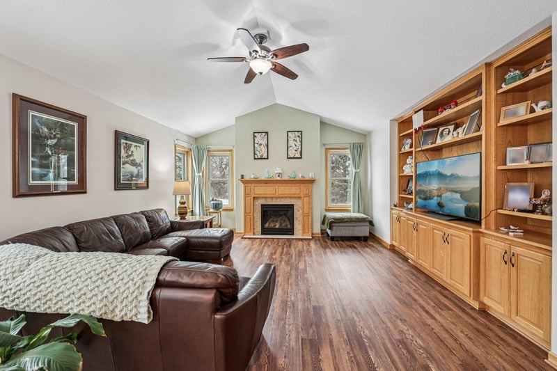 1118 Melody Ct NW, Isanti, MN 55040
