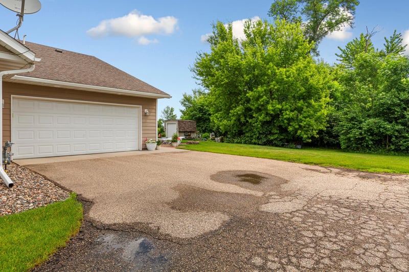 2821 Hanson Ave, Faribault, MN 55021