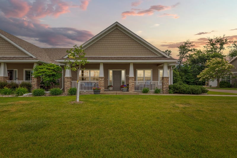 2821 Hanson Ave, Faribault, MN 55021
