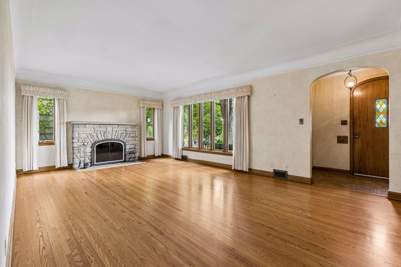 5522 Edgewater Blvd, Minneapolis, MN 55417