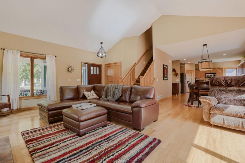 15591 Yakima St NW, Anoka, MN 55303