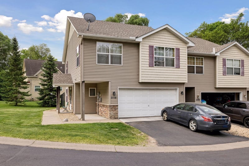 2078 Shryer Ct E, North Saint Paul, MN 55109