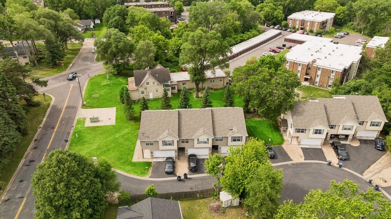 2078 Shryer Ct E, North Saint Paul, MN 55109