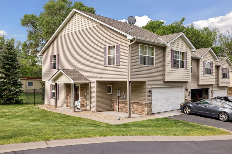 2078 Shryer Ct E, North Saint Paul, MN 55109