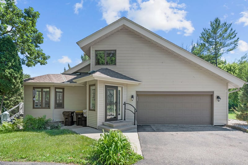 4131 Eau Claire Trl NE, Prior Lake, MN 55372