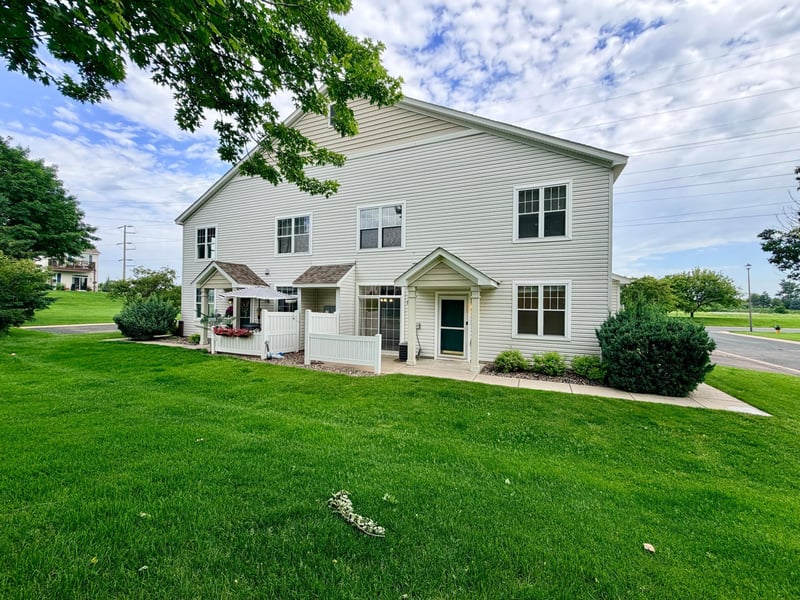 682 Princeton Ave, Shakopee, MN 55379