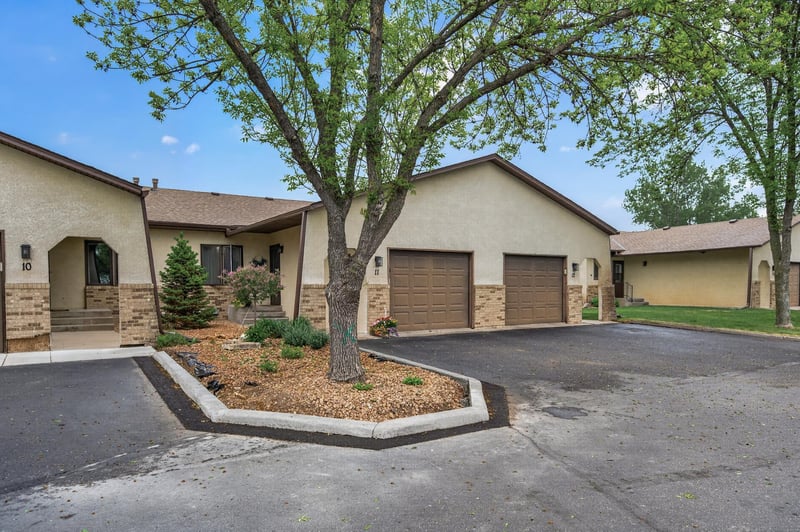 149 Riverview Dr #11, Monticello, MN 55362