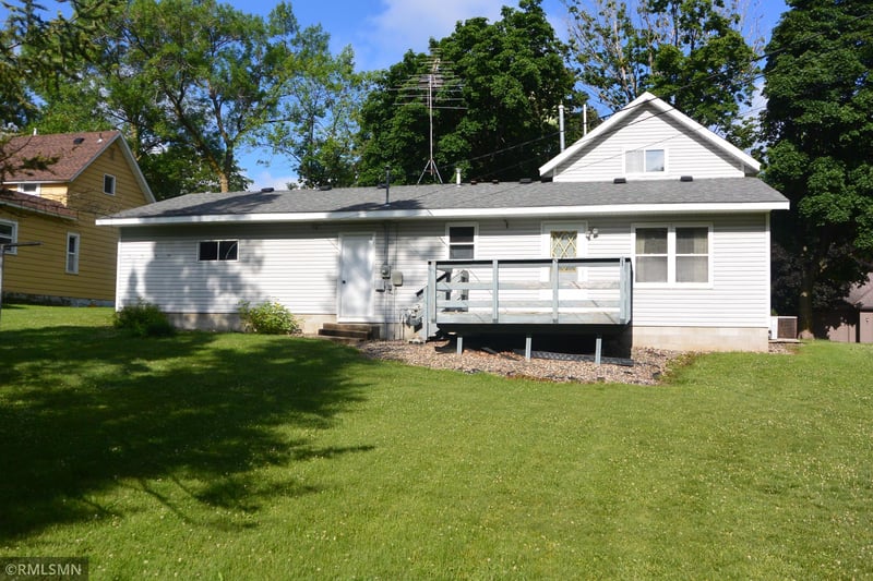 1514 Chandler Ave N, Glencoe, MN 55336