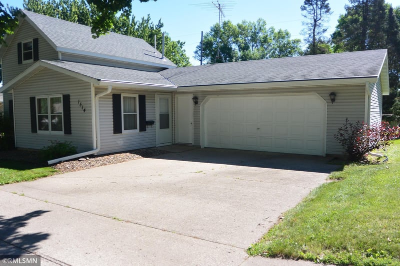 1514 Chandler Ave N, Glencoe, MN 55336