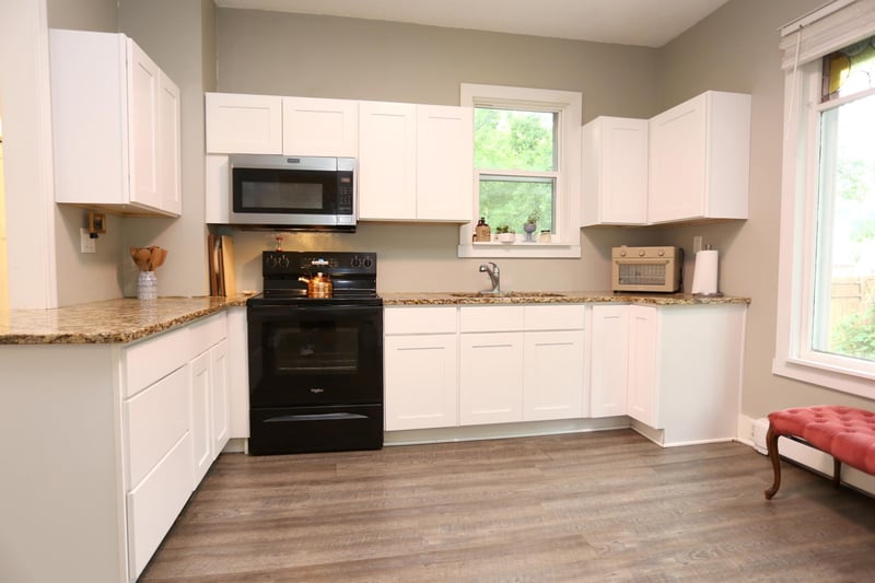 209 4th St E, Carver, MN 55315