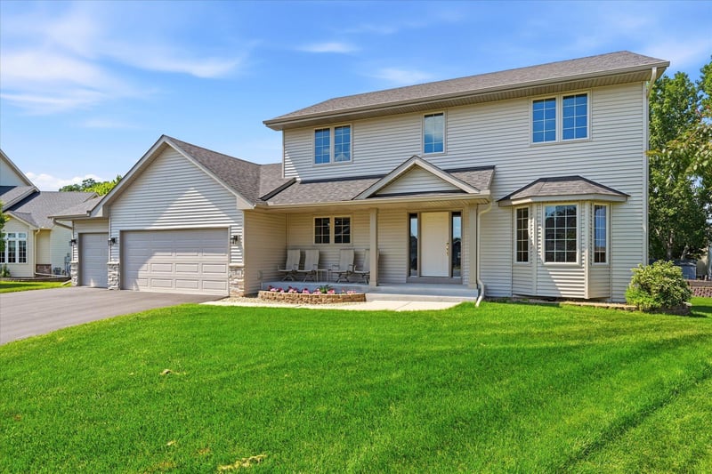 1364 Pond Cir, Waconia, MN 55387