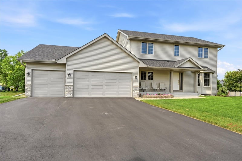 1364 Pond Cir, Waconia, MN 55387