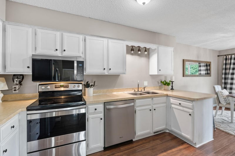 3859 Dolomite Dr, Eagan, MN 55122