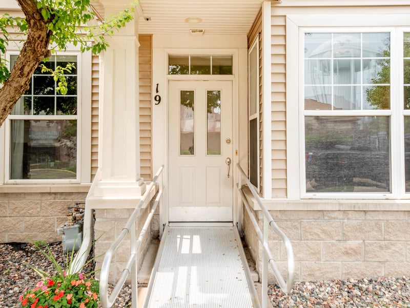 620 Wesley Commons Dr #19, Golden Valley, MN 55427