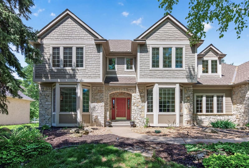 3034 Edgewater Dr, Woodbury, MN 55125