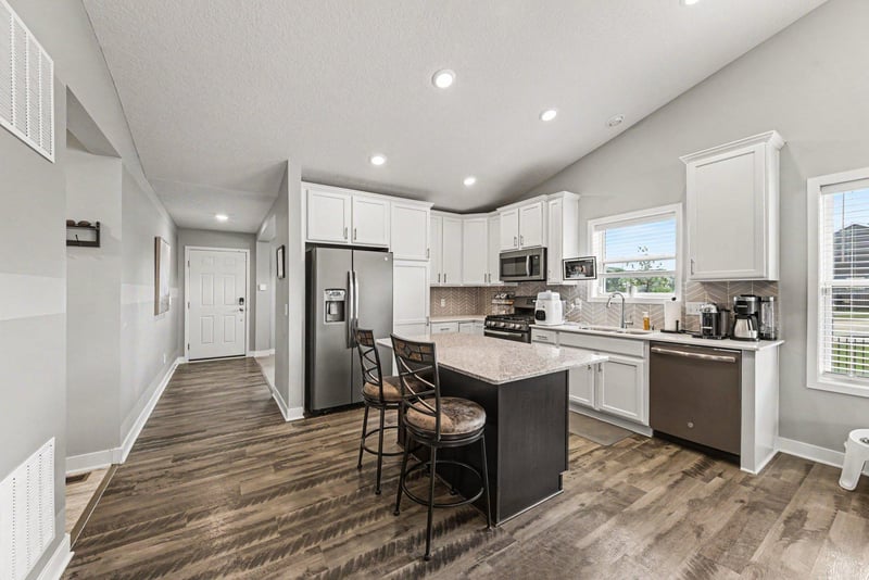 1321 Chestnut Cir, Carver, MN 55315