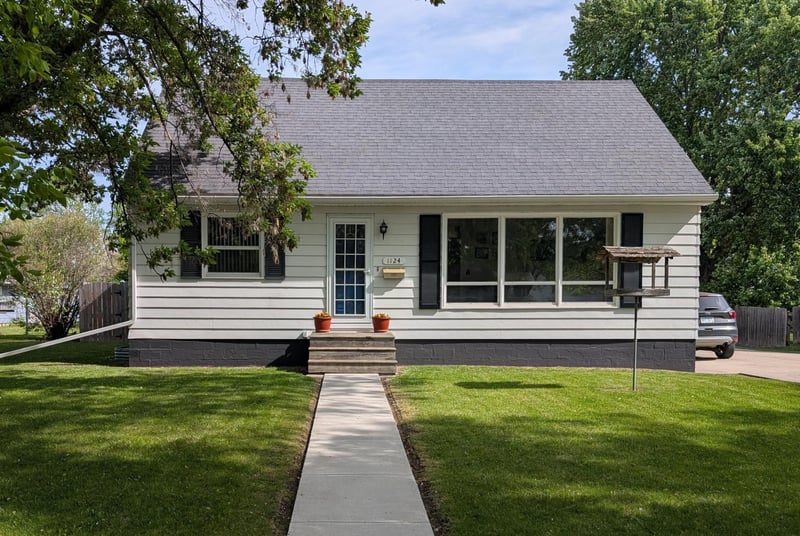 1124 8th St, International Falls, MN 56649