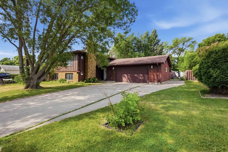 421 Rensvold Blvd, Moorhead, MN 56560