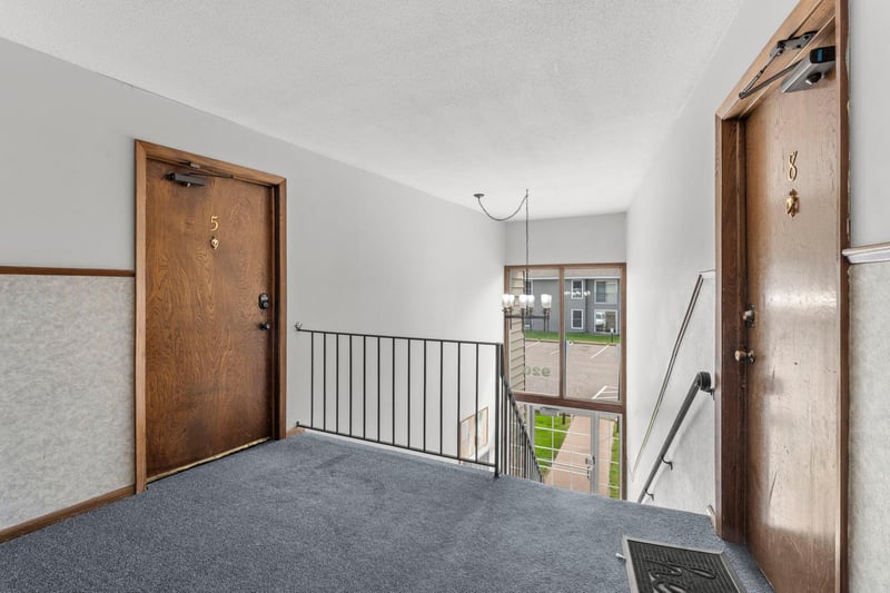 920 6th St S #5, Hopkins, MN 55343