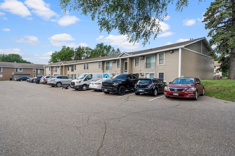 920 6th St S #5, Hopkins, MN 55343