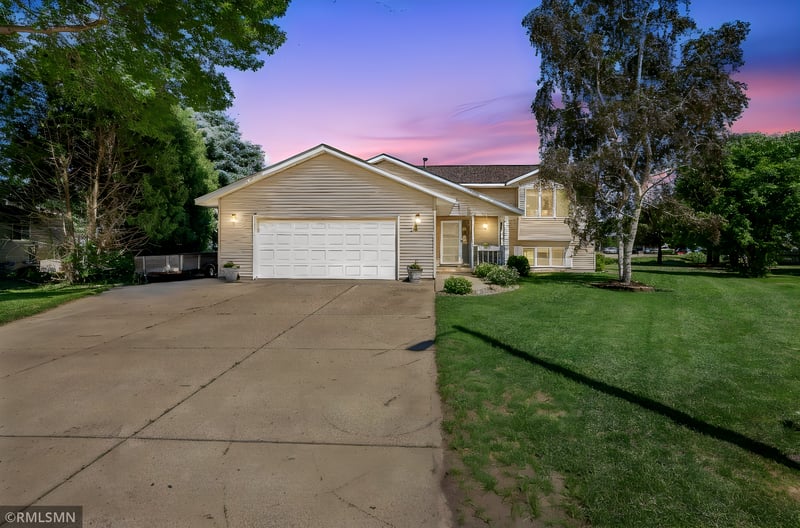 513 Sumac Rd, Madison Lake, MN 56063