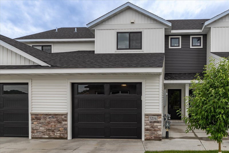 5204 Harvest Square Pl NW, Rochester, MN 55901