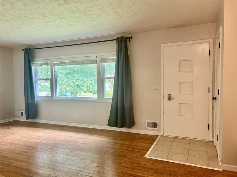 3611 Hampshire Ave N, Crystal, MN 55427