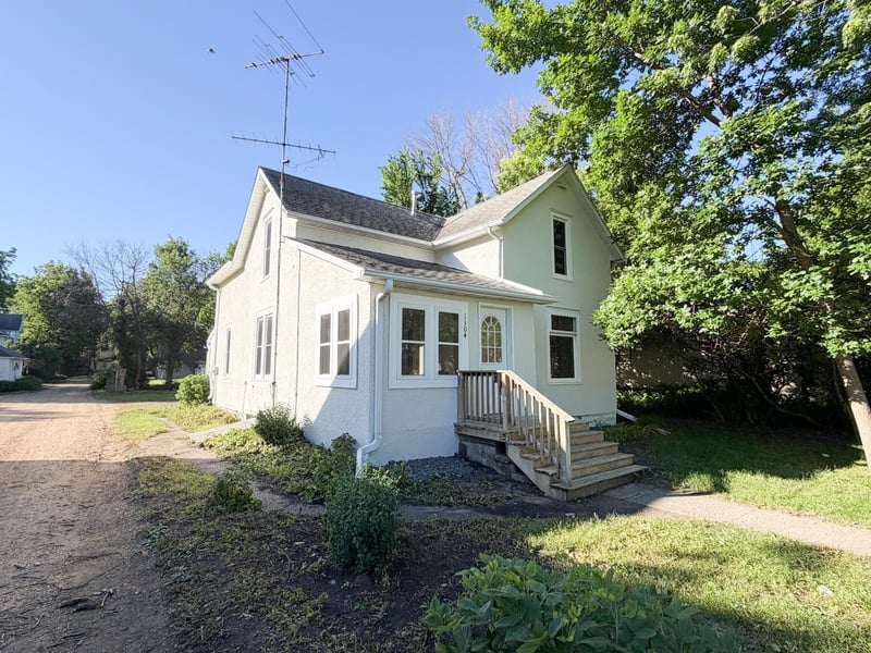1304 3rd Ave, Worthington, MN 56187