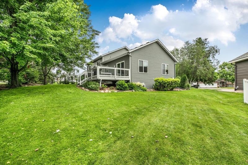 706 Erickson Ct, Sauk Rapids, MN 56379